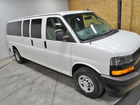 Used 2019 Chevrolet Express 3500 LS image 6