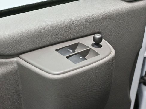 Used 2025 Chevrolet Express 3500 LS image 11