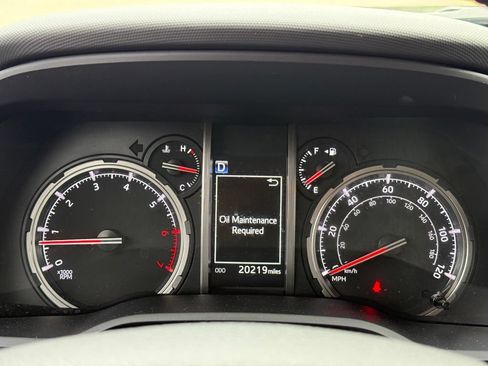 Certified 2023 Toyota 4Runner TRD Off-Road Premium w/ Moonroof Package AWD/4WD image 10