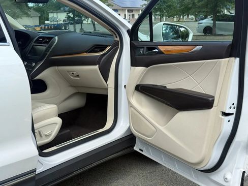 Used 2015 Lincoln MKC AWD w/ Equipment Group 102A Reserve image 17