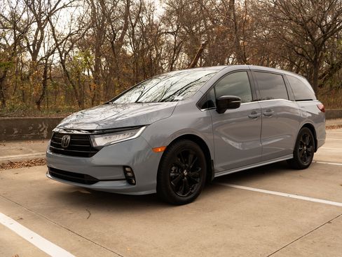 Certified 2023 Honda Odyssey Sport image 5