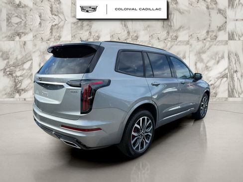 Used 2024 Cadillac XT6 Sport w/ Technology Package image 4