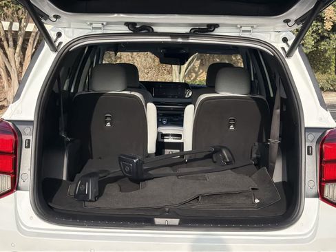 Used 2023 Hyundai Palisade SEL image 32