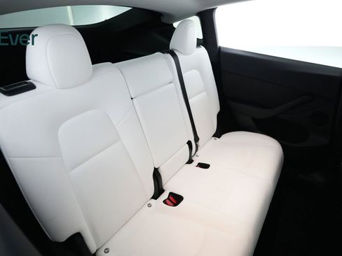 Used 2023 Tesla Model Y Long Range AWD/4WD image 5