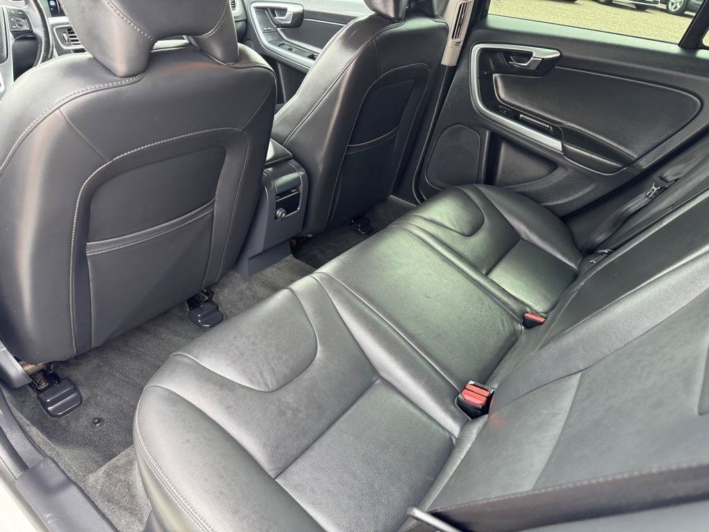 Used 2018 Volvo V60 T5 Cross Country w/ Convenience Package AWD/4WD image 18