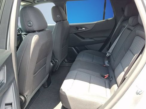 Used 2026 Chevrolet Equinox LT FWD image 7