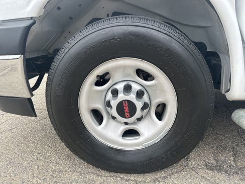 Used 2024 GMC Savana 2500 w/ Driver Convenience Package RWD image 39