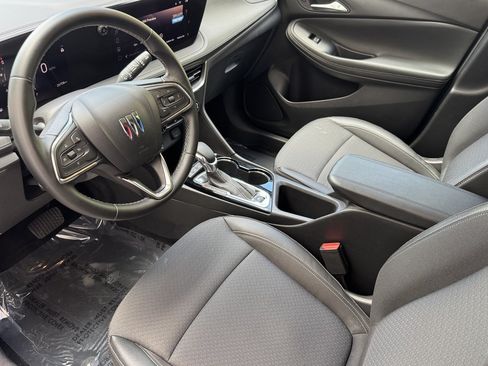 Used 2025 Buick Encore GX Preferred AWD/4WD image 4