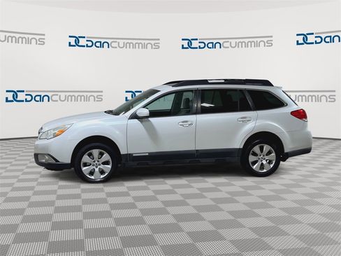 Used 2011 Subaru Outback 2.5i Limited w/ PWR Moonroof Pkg image 6