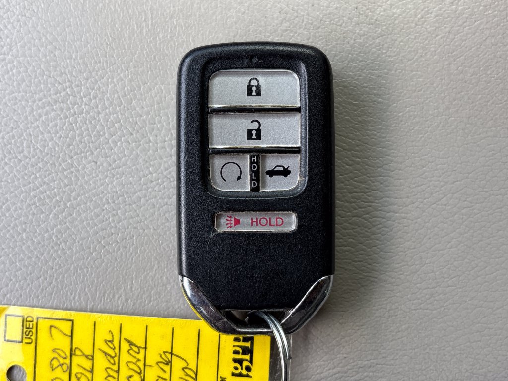 Used 2018 Honda Accord Touring image 32