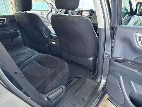 Used 2016 Nissan Pathfinder SV FWD image 12