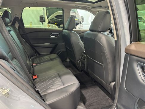 Used 2023 Nissan Rogue Platinum AWD/4WD image 12