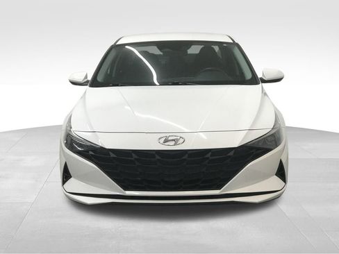 Used 2023 Hyundai Elantra SE image 8