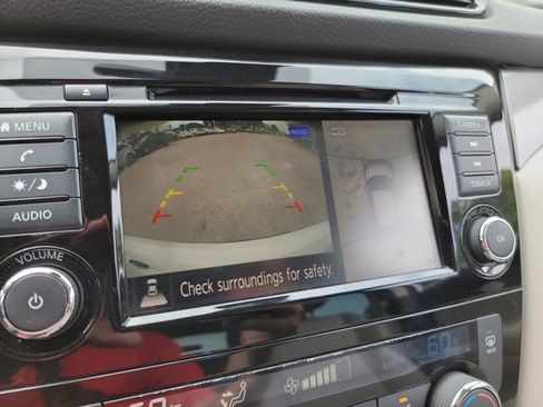 Used 2020 Nissan Rogue Sport SV w/ Technology Package FWD image 14