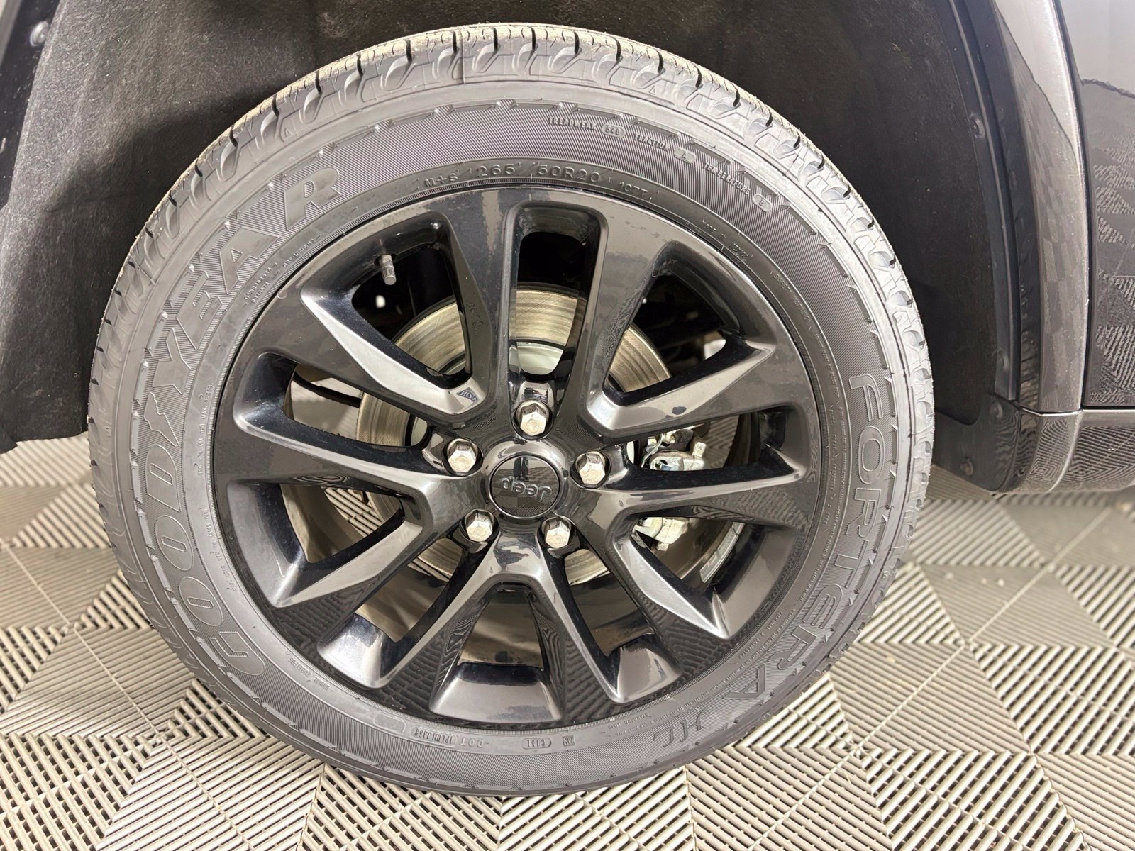 Used 2021 Jeep Grand Cherokee Laredo X AWD/4WD image 35