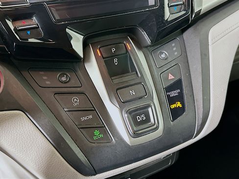 Used 2018 Honda Odyssey Touring image 25