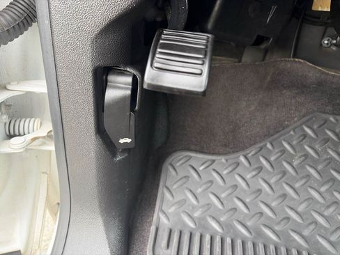 Used 2013 Chevrolet Silverado 1500 LT RWD image 38