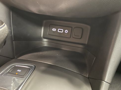 Used 2021 Chevrolet Equinox LT image 13