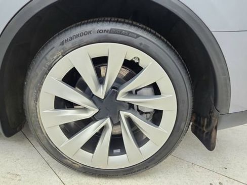 Used 2026 Tesla Model Y Long Range image 58