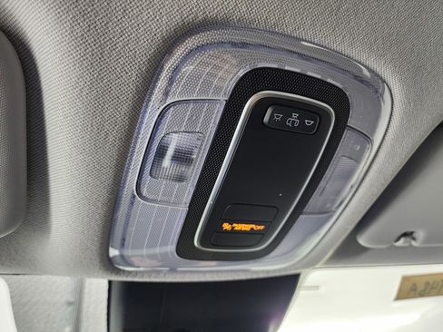 Used 2024 Hyundai Elantra SE image 46