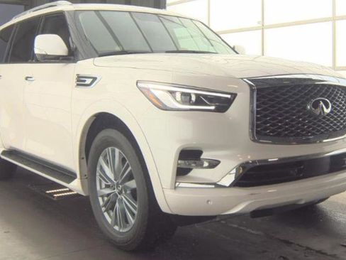 Certified 2024 INFINITI QX80 Luxe w/ Cargo Package AWD/4WD image 4
