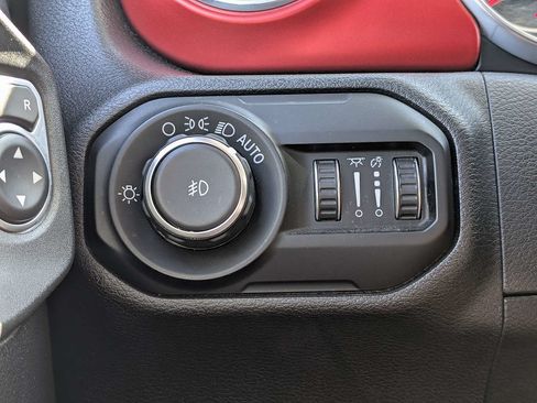 Certified 2018 Jeep Wrangler Unlimited Rubicon AWD/4WD image 23