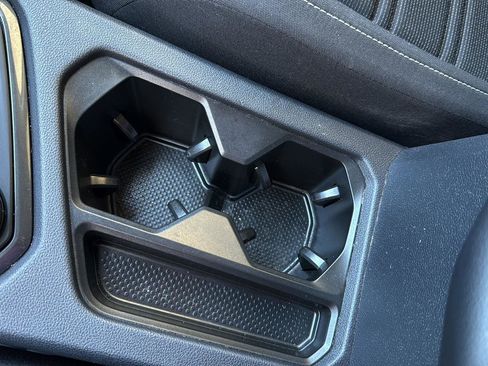 Used 2022 Volkswagen Tiguan S image 31