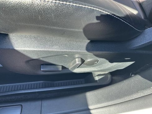 Used 2022 Ford Edge ST image 22