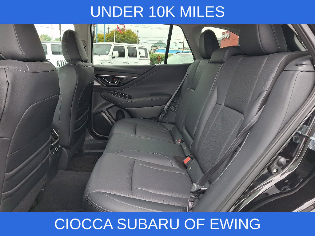 Used 2025 Subaru Outback Limited AWD/4WD image 12