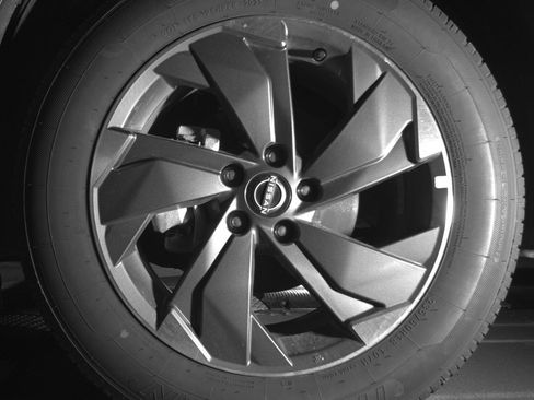 Used 2025 Nissan Rogue SV FWD image 9