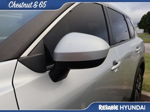 Used 2023 Nissan Rogue SV FWD image 13