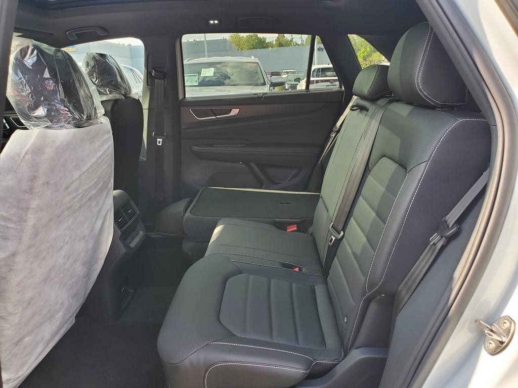 New 2026 Volkswagen Atlas Cross Sport SEL R-Line AWD/4WD image 7