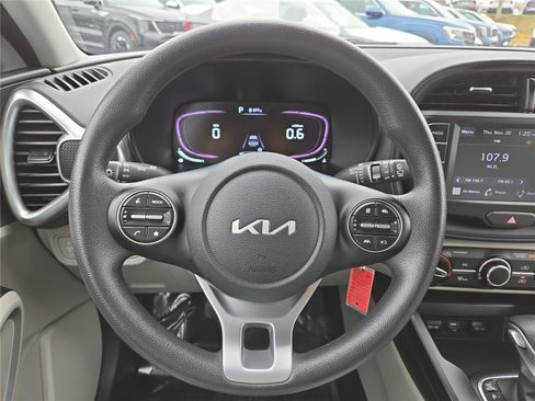 Certified 2023 Kia Soul LX w/ LX Technology Package image 17