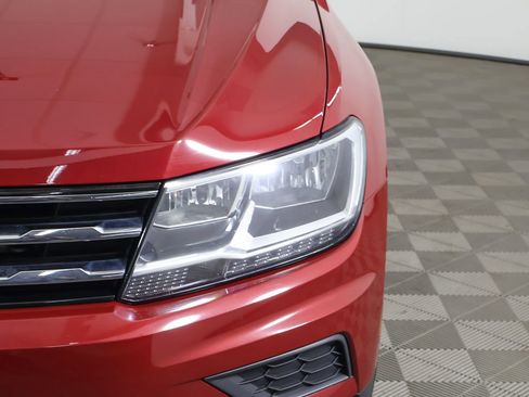 Used 2018 Volkswagen Tiguan SE AWD/4WD image 13