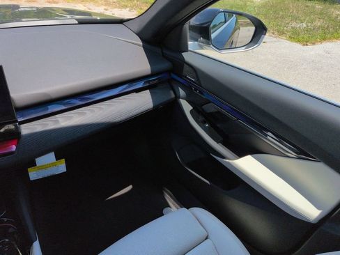 New 2027 BMW 530i RWD image 16