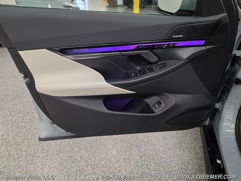 Used 2024 BMW i5 eDrive40i w/ M Sport Package RWD image 21