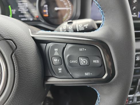 Used 2024 Jeep Wrangler Unlimited Rubicon 4xe w/ Convenience Group AWD/4WD image 34