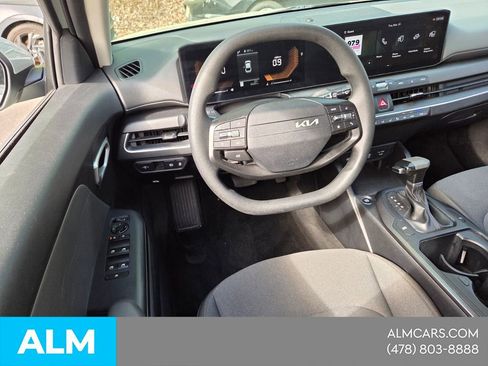 Used 2025 Kia K4 LXS image 7