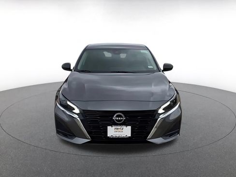 Used 2025 Nissan Altima 2.5 SV FWD image 4
