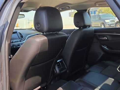 Used 2018 Chevrolet Impala LT FWD image 16
