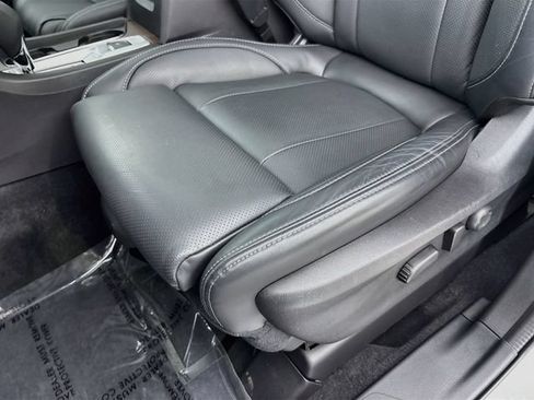 Used 2025 Subaru Ascent Touring AWD/4WD image 23