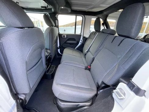 Used 2024 Jeep Wrangler Unlimited Sahara AWD/4WD image 37