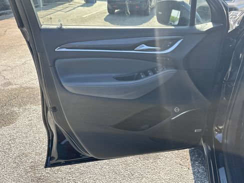 Used 2024 Buick Enclave Premium image 10