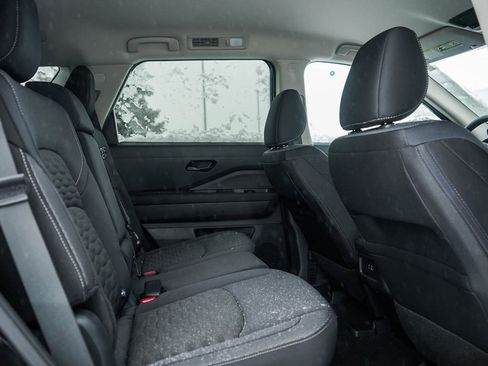 New 2025 Nissan Pathfinder SV image 13