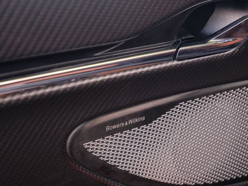 Used 2025 Aston Martin DB12 Convertible RWD image 23