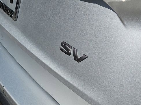 Used 2024 Nissan Rogue SV image 7