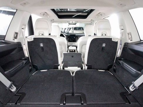 Used 2025 Volvo XC90 B6 Ultra w/ Protection Package image 31