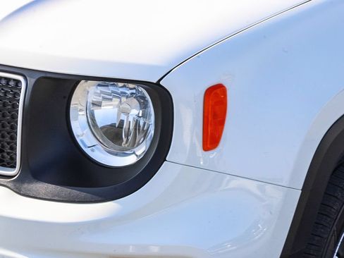 Used 2023 Jeep Renegade Latitude AWD/4WD image 5