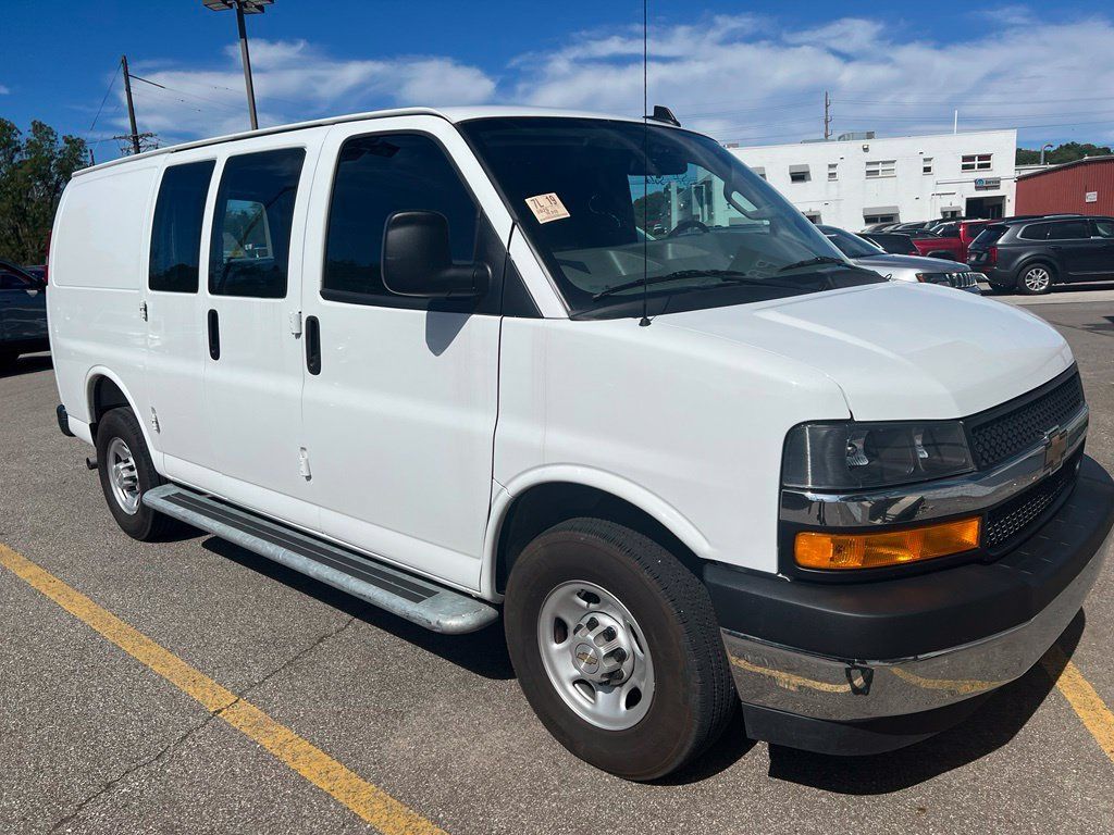 Used 2025 Chevrolet Express 2500 w/ Driver Convenience Package RWD image 3