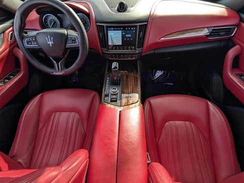 Used 2022 Maserati Levante Modena image 15